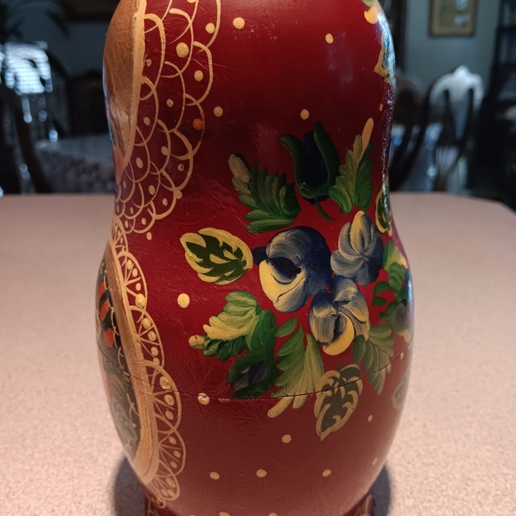 handpainted by Inuit Set Of  7 Matryoshkas detailed  burgundy front, blue back - Picture 9 of 11
